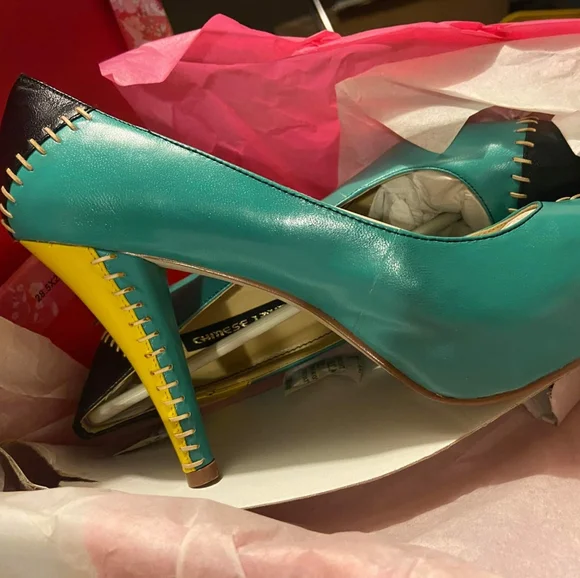 New multicolor Chinese laundry heels Msrp $40 - Picture 7 of 10